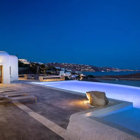 Grand * Megali Ammos (Mykonos)